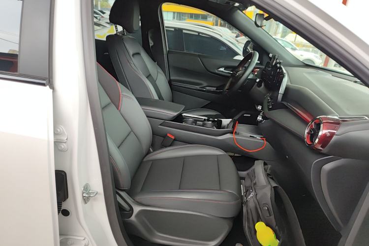 Used Chevrolet Equinox Plus 2024 102km RS Flagship Edition Right Front Seat