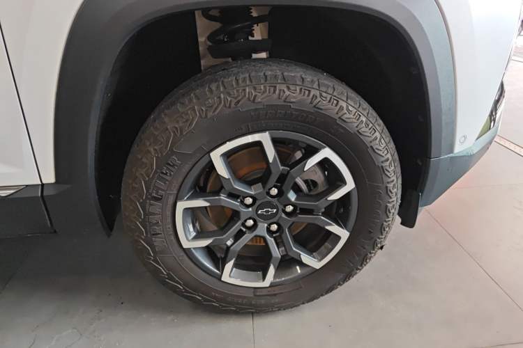 Used Chevrolet Equinox Plus 2024 155km ACTIV Ultimate Edition Right Front Wheel Hub
