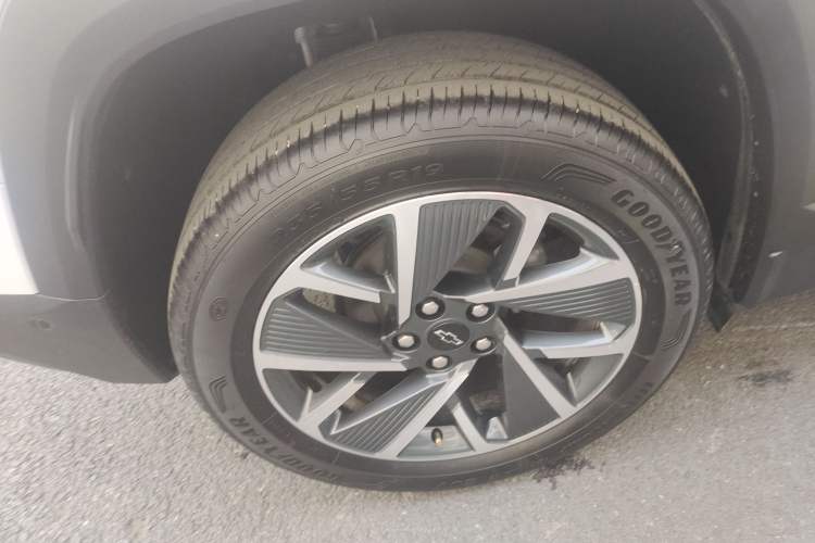 Used Chevrolet Equinox Plus 2024 102km RS Ultimate Edition Right Rear Wheel Hub