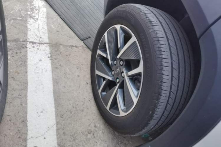 Used Chevrolet Equinox Plus 2024 155km ACTIV Ultimate Edition Right Rear Wheel Hub
