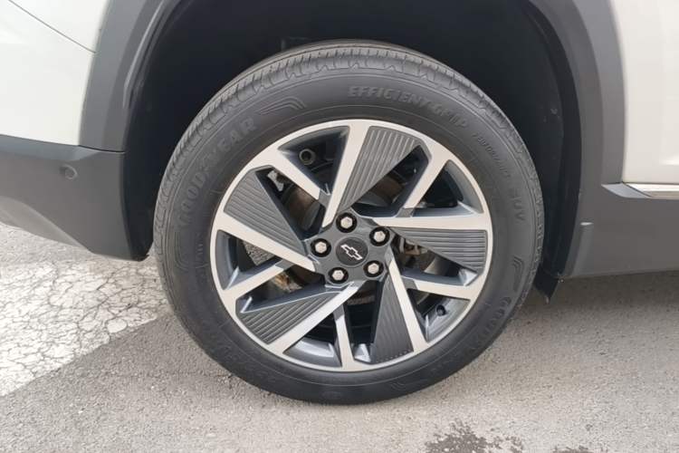Used Chevrolet Equinox Plus 2024 102km RS Ultimate Edition Right Rear Wheel Hub