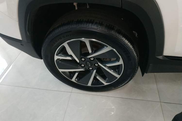 Used Chevrolet Equinox Plus 2024 102km RS Ultimate Edition Right Rear Wheel Hub