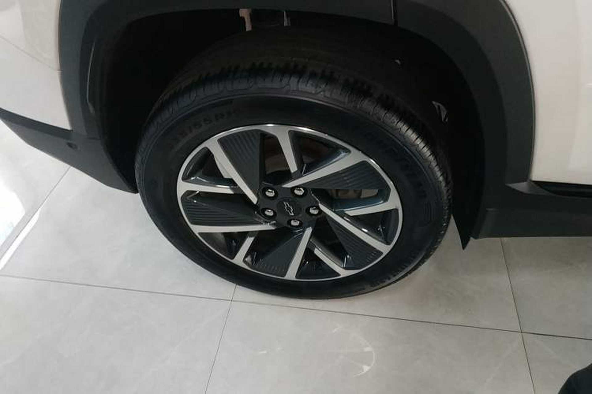 Used Chevrolet Equinox Plus 2024 102km RS Ultimate Edition Right Rear Wheel Hub