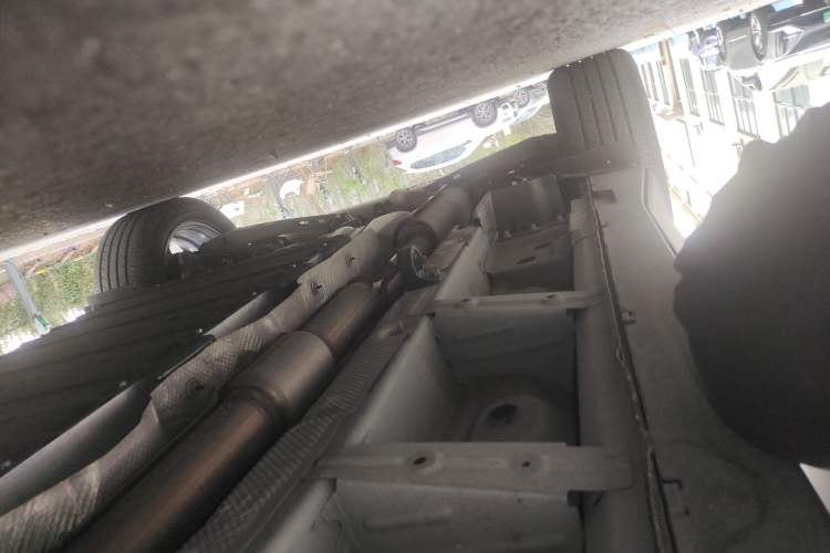 Used Chevrolet Equinox Plus 2024 102km RS Ultimate Edition Right Side Sill