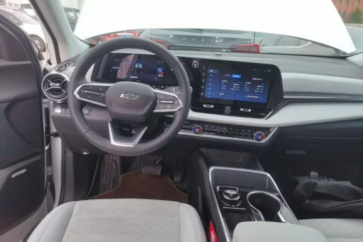 Used Chevrolet Equinox Plus 2024 155km ACTIV Ultimate Edition Steering Wheel
