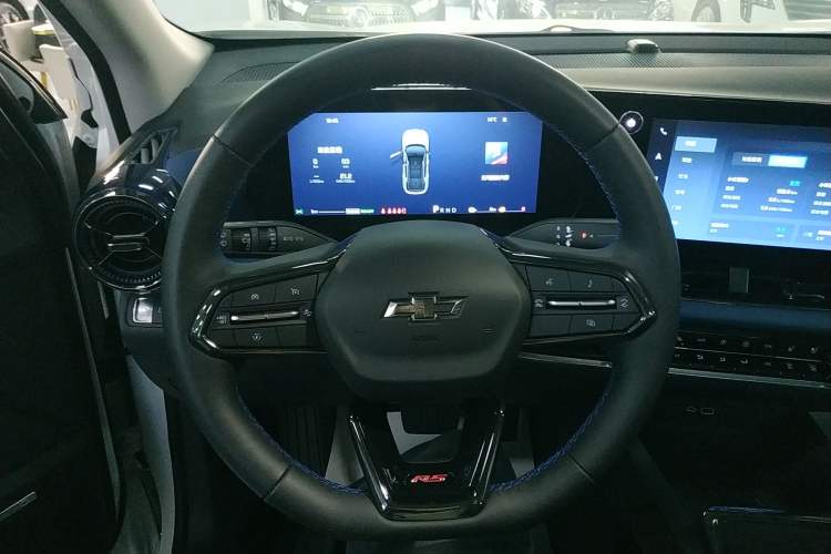 Used Chevrolet Equinox Plus 2024 102km RS Ultimate Edition Steering Wheel
