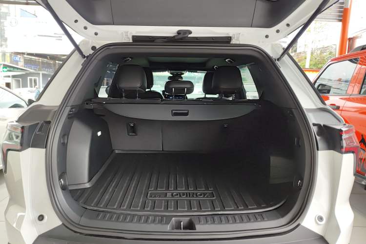 Used Chevrolet Equinox Plus 2024 102km RS Flagship Edition Trunk