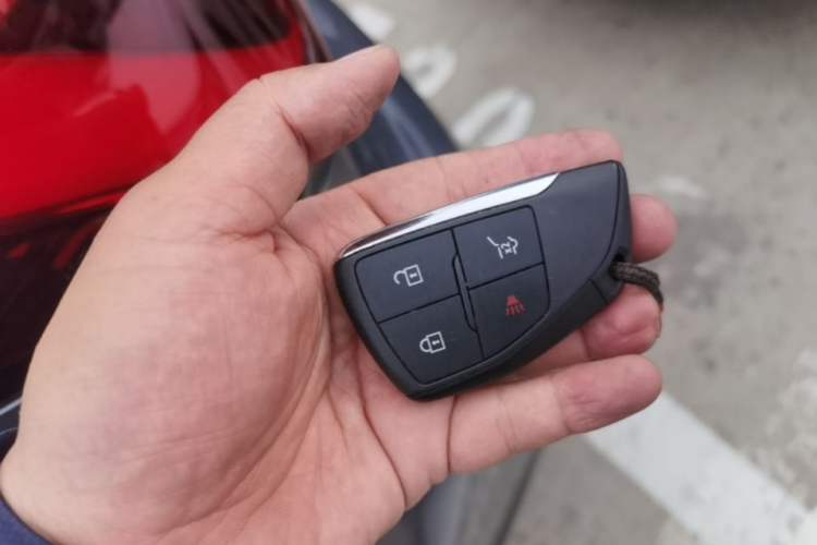 Used Chevrolet Equinox Plus 2024 155km ACTIV Ultimate Edition Vehicle Key