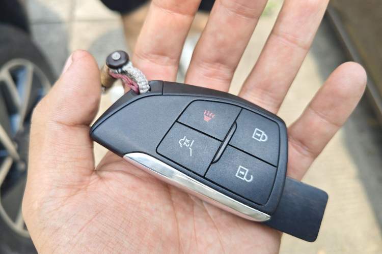 Used Chevrolet Equinox Plus 2024 102km RS Ultimate Edition Vehicle Key