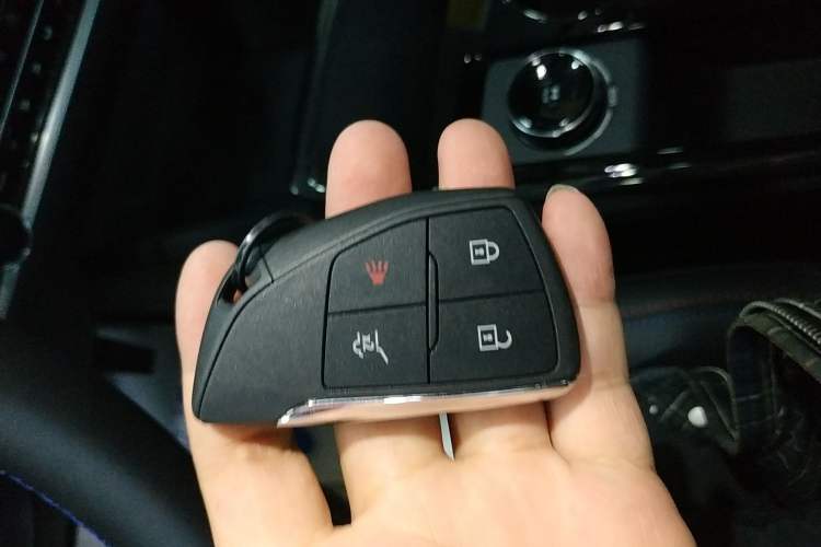 Used Chevrolet Equinox Plus 2024 102km RS Ultimate Edition Vehicle Key