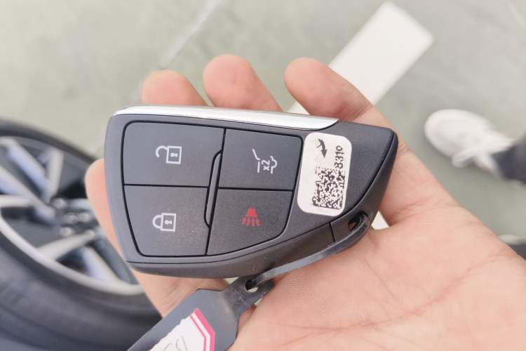 Used Chevrolet Equinox Plus 2024 155km ACTIV Ultimate Edition Vehicle Key