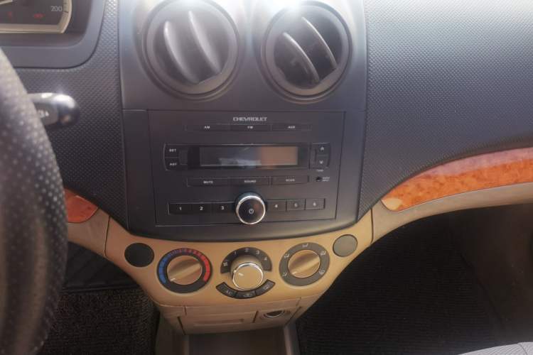Used Chevrolet Lova 2007 1.4 SL MT Audio And AC Panel