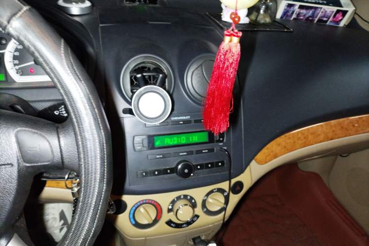 Used Chevrolet Lova 2007 1.4 SL AT Audio And AC Panel