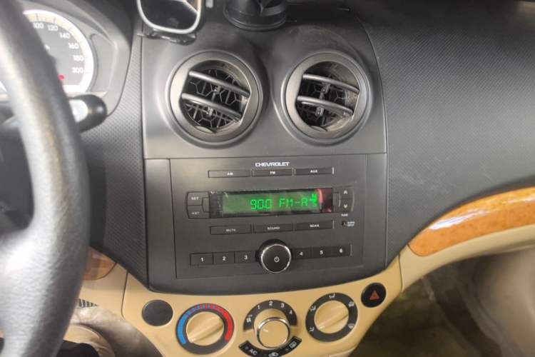 Used Chevrolet Lova 2007 1.4 SL MT Audio And AC Panel