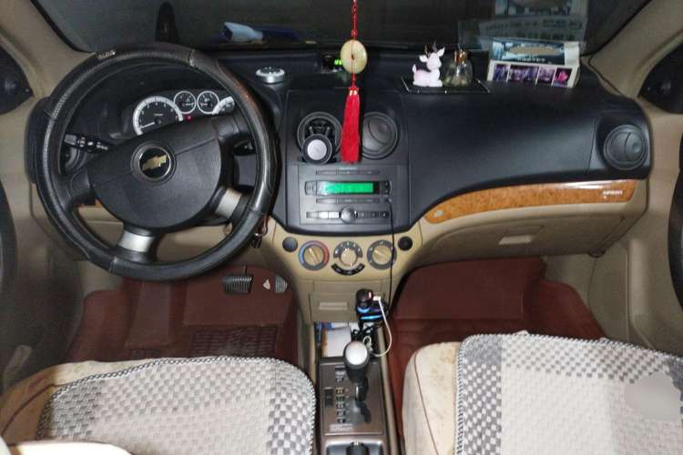 Used Chevrolet Lova 2007 1.4 SL AT Center Console