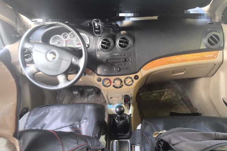 Used Chevrolet Lova 2007 1.4 SL MT Center Console