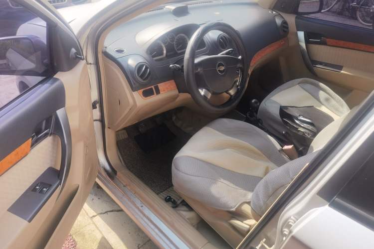 Used Chevrolet Lova 2007 1.4 SL MT Driver Seat