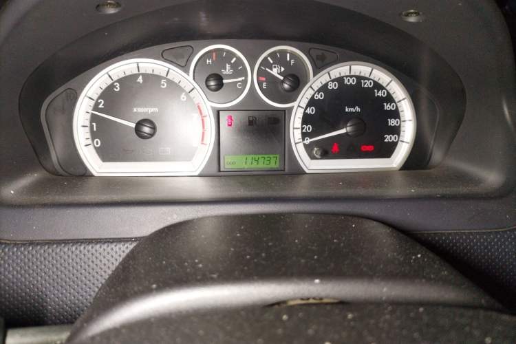 Used Chevrolet Lova 2007 1.4 SL AT Odometer Close Up