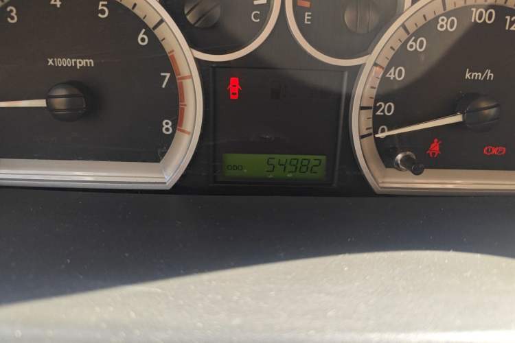 Used Chevrolet Lova 2007 1.4 SL MT Odometer Close Up