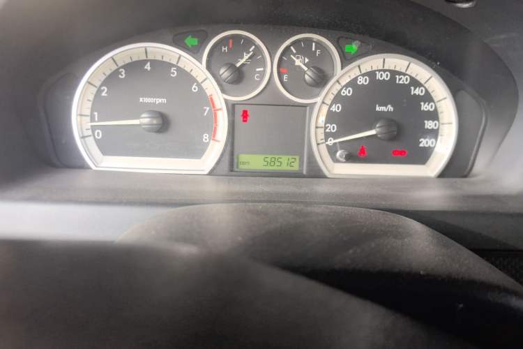Used Chevrolet Lova 2007 1.4 SL MT Odometer Close Up