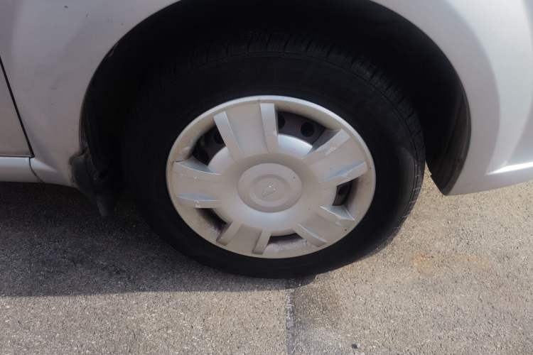 Used Chevrolet Lova 2007 1.4 SL MT Right Front Wheel Hub