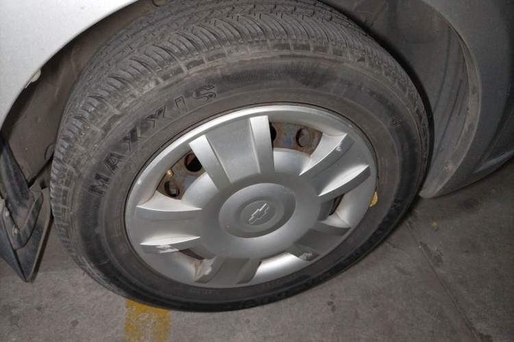 Used Chevrolet Lova 2007 1.4 SL AT Right Front Wheel Hub