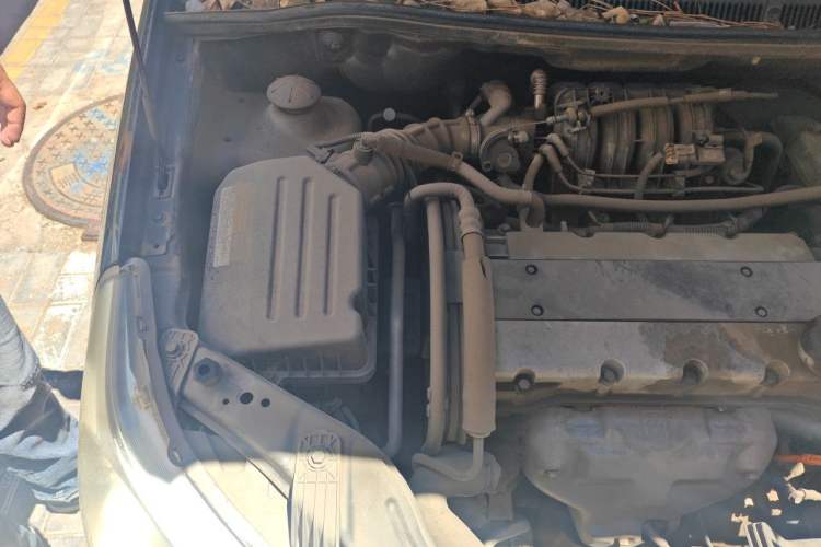 Used Chevrolet Lova 2009 1.4 SL MT Engine Bay Right