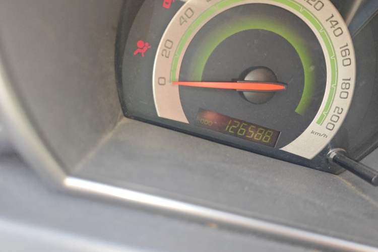 Used Chevrolet Lova 2009 1.4 SL MT Odometer Close Up
