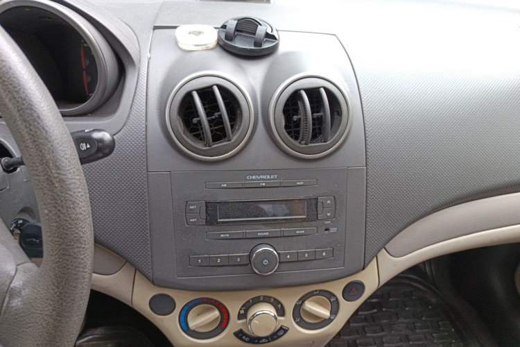 Used Chevrolet Lova 2009 1.4 SL MT Audio And AC Panel