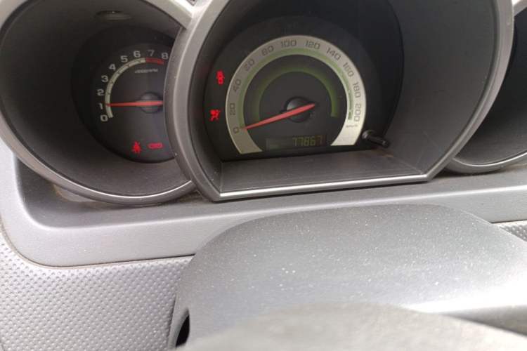 Used Chevrolet Lova 2009 1.4 SL MT Odometer Close Up