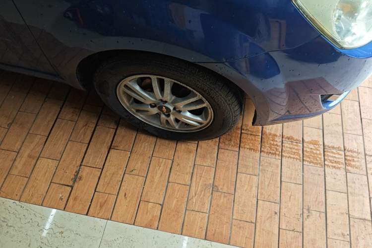 Used Chevrolet Lova 2009 1.6 SX AT Right Front Wheel Hub