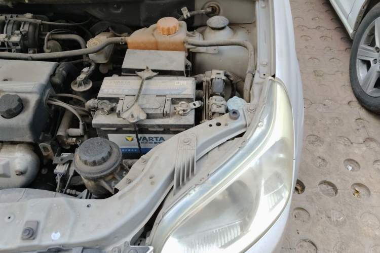 Used Chevrolet Lova 2009 1.4 SL MT Engine Bay Left