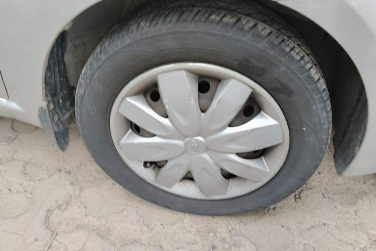 Used Chevrolet Lova 2009 1.4 SL MT Right Front Wheel Hub