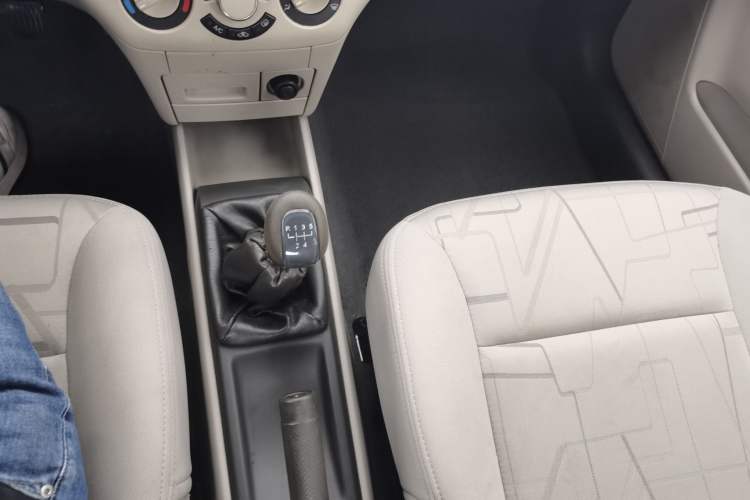 Used Chevrolet Lova 2009 1.4 SL MT Gear Lever