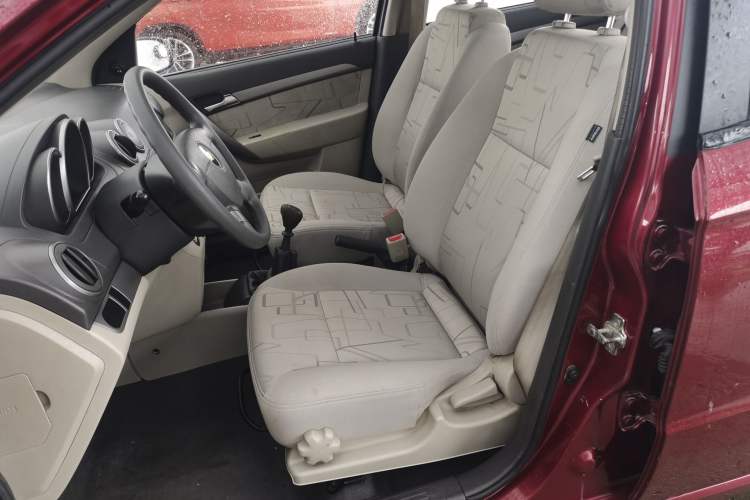 Used Chevrolet Lova 2009 1.4 SL MT Left Front Seat