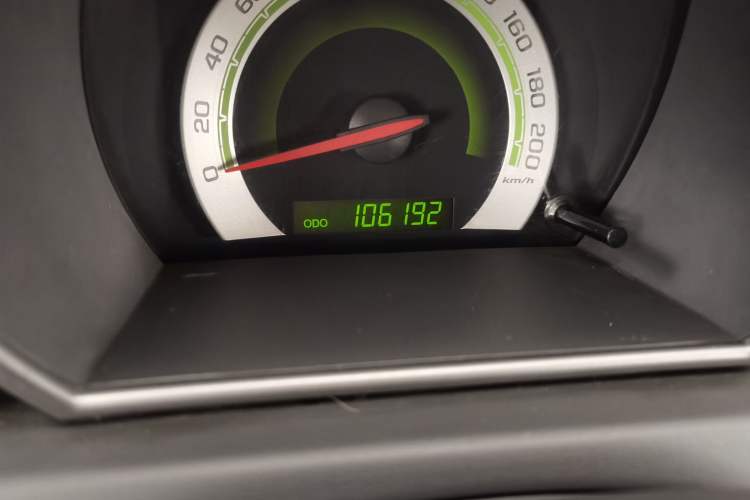 Used Chevrolet Lova 2009 1.4 SL MT Odometer Close Up