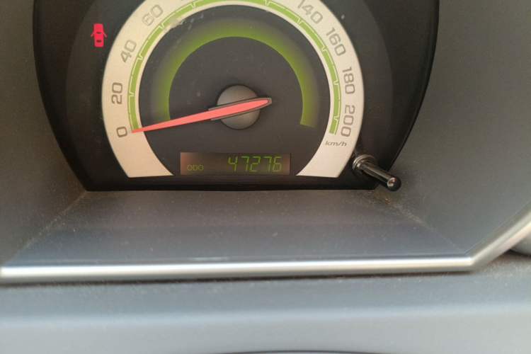 Used Chevrolet Lova 2009 1.6 SX AT Odometer Close Up