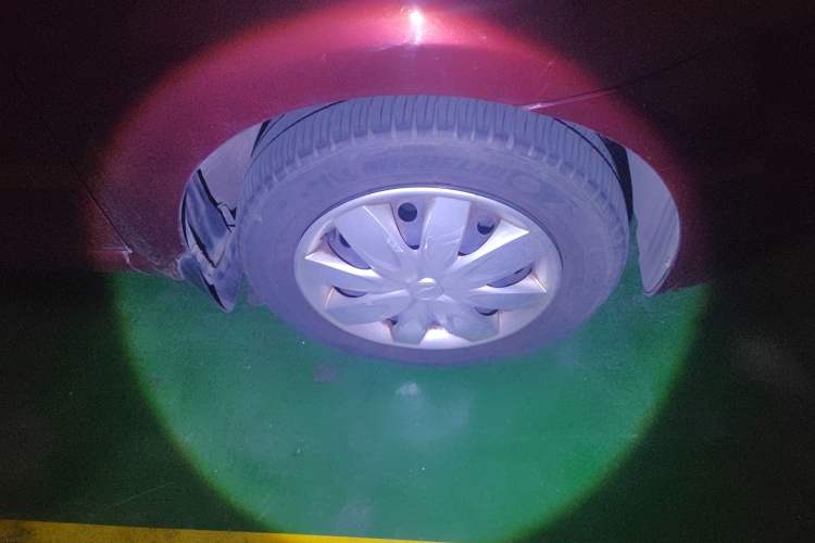 Used Chevrolet Lova 2009 1.4 SE MT Right Front Wheel Hub