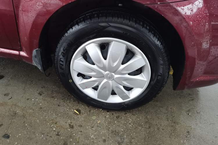 Used Chevrolet Lova 2009 1.4 SL MT Right Front Wheel Hub