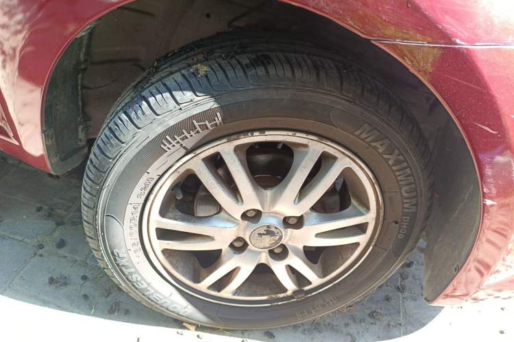 Used Chevrolet Lova 2009 1.6 SX AT Right Front Wheel Hub