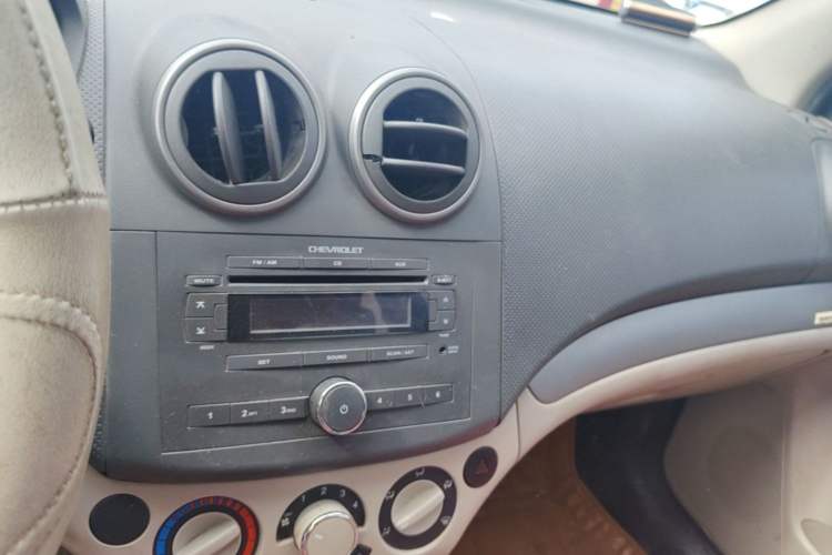 Used Chevrolet Lova 2009 1.4 SL MT Audio And AC Panel