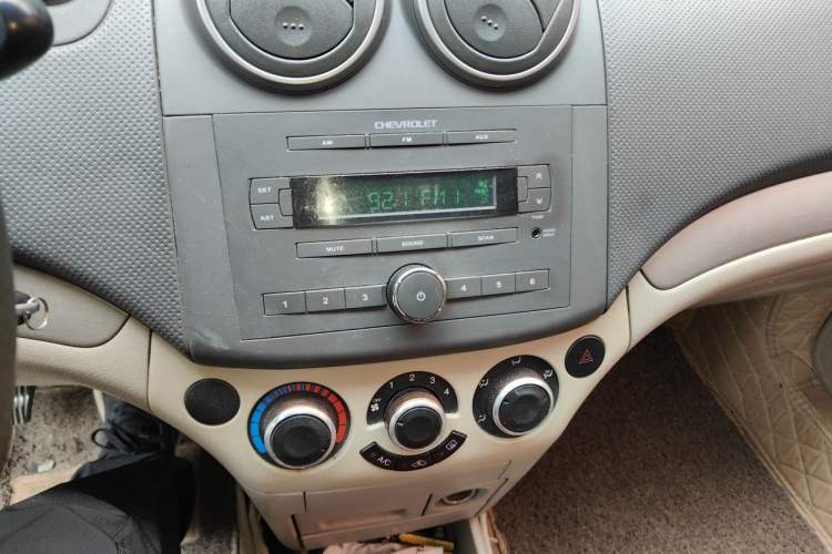 Used Chevrolet Lova 2009 1.4 SL MT Audio And AC Panel