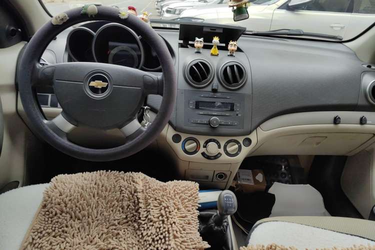 Used Chevrolet Lova 2009 1.4 SL MT Center Console
