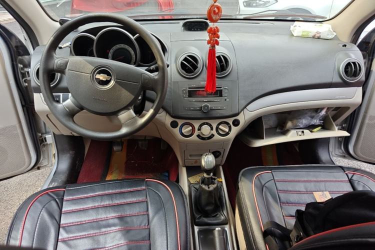 Used Chevrolet Lova 2009 1.4 SE MT Center Console