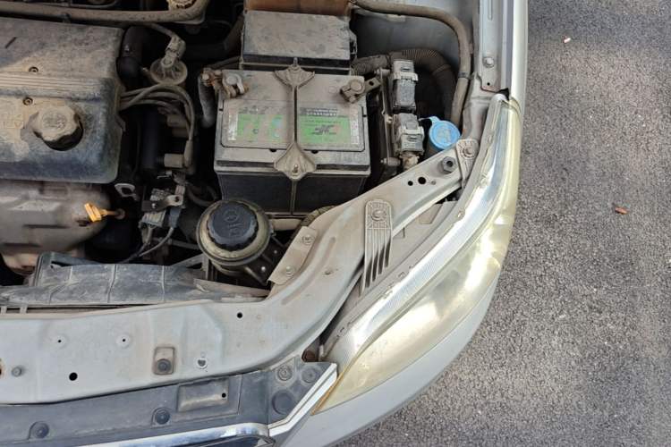 Used Chevrolet Lova 2009 1.4 SE MT Engine Bay Left