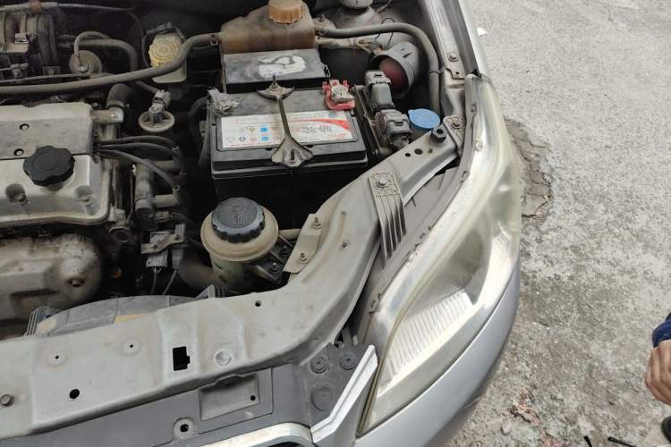 Used Chevrolet Lova 2009 1.4 SL MT Engine Bay Left