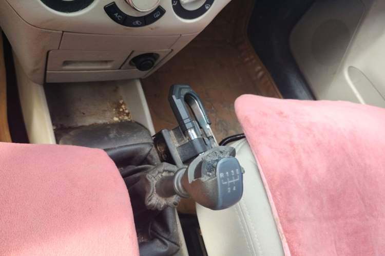 Used Chevrolet Lova 2009 1.4 SL MT Gear Lever