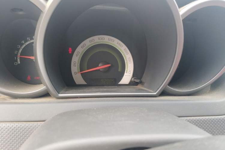 Used Chevrolet Lova 2009 1.4 SL MT Odometer Close Up