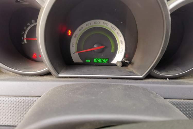 Used Chevrolet Lova 2009 1.4 SL MT Odometer Close Up