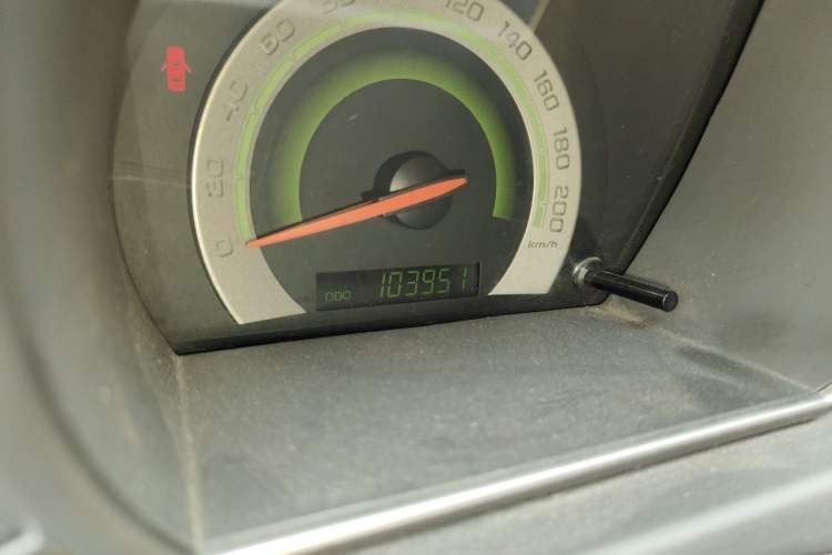 Used Chevrolet Lova 2009 1.4 SL MT Odometer Close Up